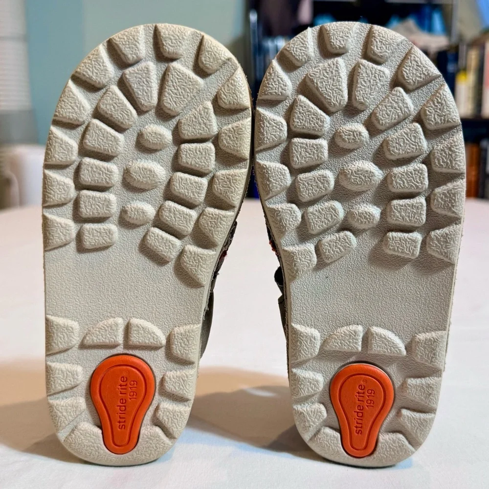 Stride Rite Medallion Sandals Boys 9 Harrison Leather Velcro Closed-Toe Sandals